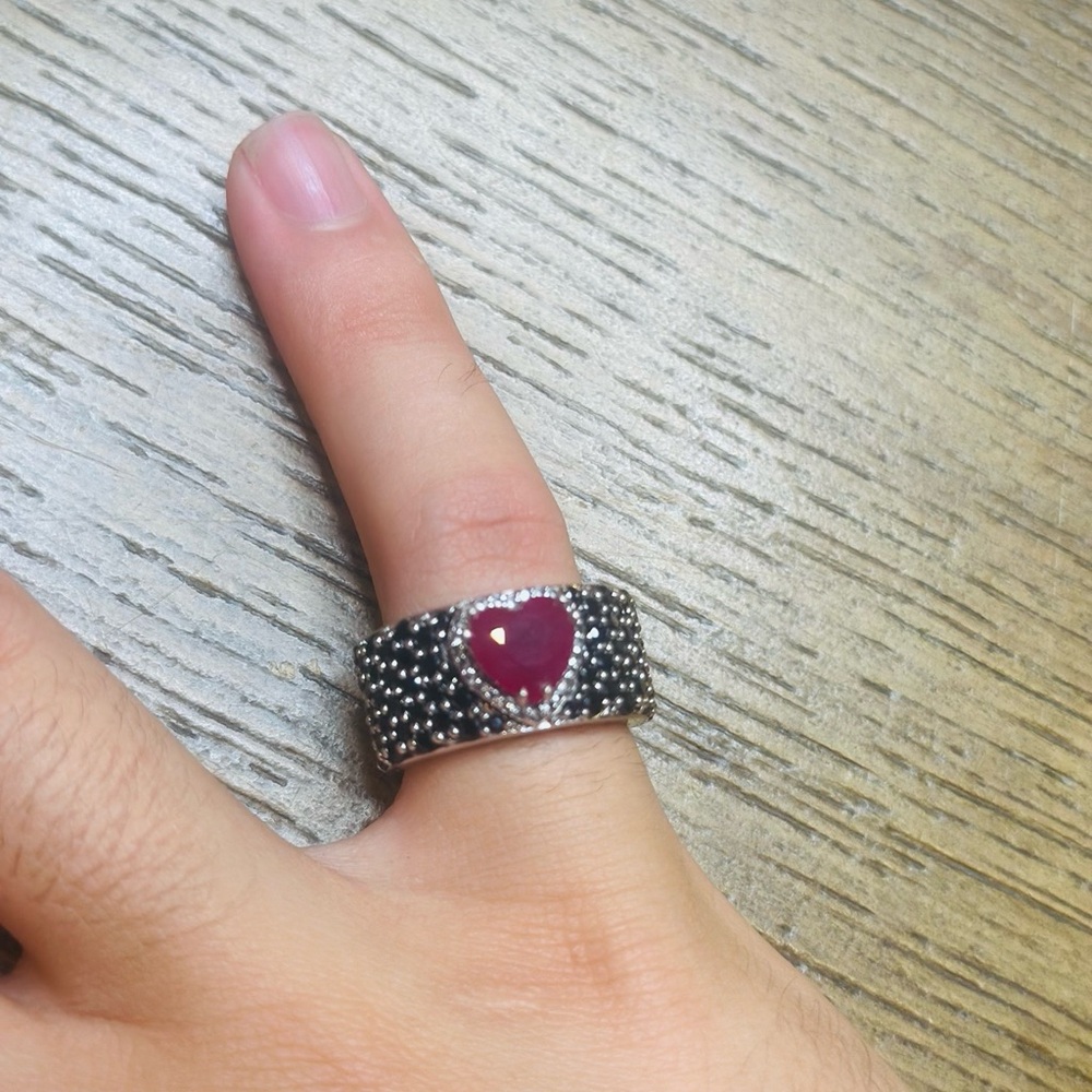 Victoria Wieck Ruby Spinel White Topaz Heart Silver Band Ring Size 7 - Picture 3 of 6